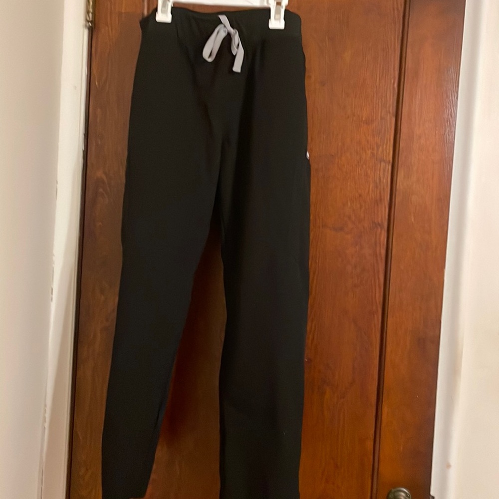 Figs high waisted yola scrub pants petite